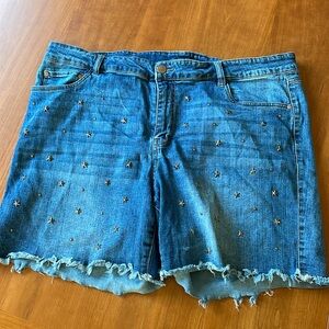 Distressed denim jeans women’s size 22 comfortable & cute with star rivets